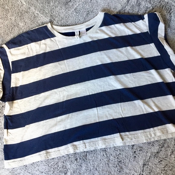 NOT FOR SALE RIGHT NOW! Navy Blue/Cream Striped H&M Crop Top Size L - Picture 5 of 8